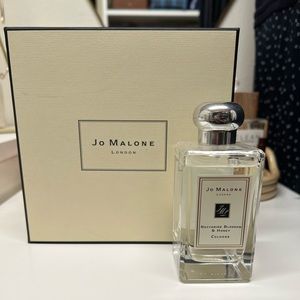 Jo Malone Nectarine Blossom and honey